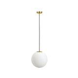 Deckenleuchte Brisia aus Metall mit gebürstetem Messing-Finish und einer mattierten Glaskugel Ø 30 cm von Kave Home – Bild 1