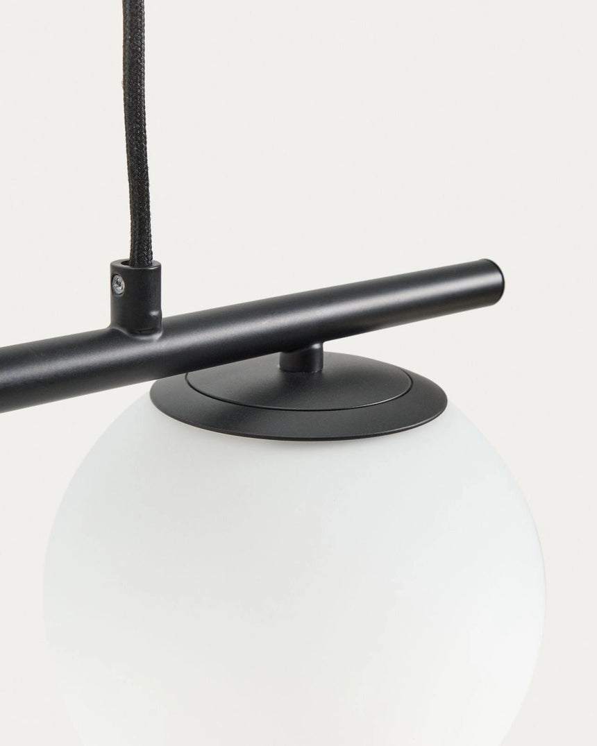 Deckenleuchte Brisia aus Metall mit schwarzem Finish und drei Glaskugeln Ø15 cm von Kave Home – Bild 6