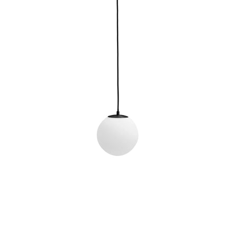 Deckenleuchte Brisia aus Metall mit schwarzem Finish und einer Glaskugel Ø15 cm von Kave Home – Bild 1