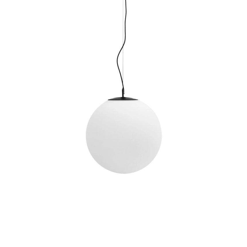 Deckenleuchte Brisia aus Metall mit schwarzem Finish und einer Glaskugel Ø50 cm von Kave Home – Bild 1