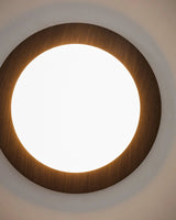 Deckenleuchte Novae aus gebürstetem Stahl in dunkler Holzoptik und mattiertem Glas, Ø 40 cm von Kave Home – Bild 4