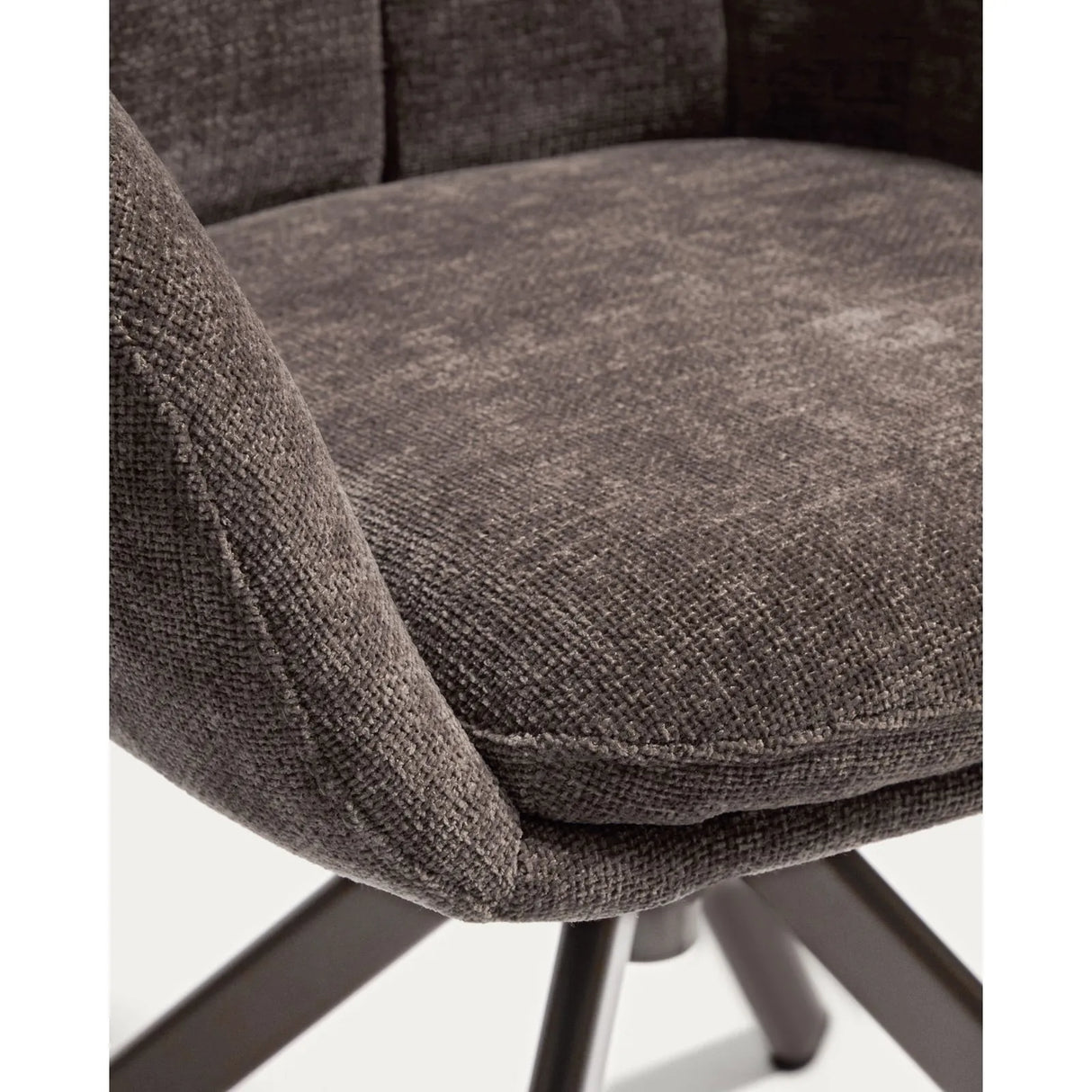 Drehstuhl Dorina aus brauner Chenille und Stahlbeinen mit braunem Finish von Kave Home – Bild 7