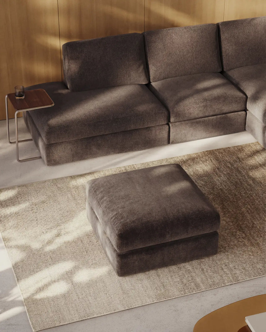 Fußablage Alea mit abnehmbarem Bezug aus Chenille in Beige, 90 x 90 cm von Kave Home – Bild 2