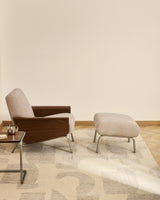 Fußablage Amsen in Hellbraun mit Beinen aus em gebürsteten Edelstahl 68 x 55 cm von Kave Home – Produktbild 5