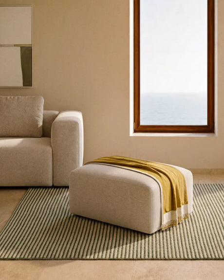 Fußablage Blok in beiger Chenille, 90 x 74 cm, FSC Mix Credit von Kave Home – Bild 2