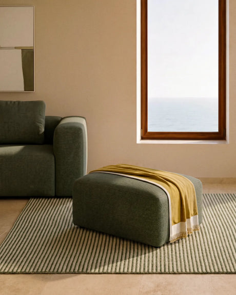 Fußablage Blok in moosgrüner Chenille, 90 x 74 cm, FSC Mix Credit von Kave Home – Bild 2