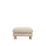 Fußablage Vera in Beige mit Beinen aus massivem Eschenholz mit natürlichem Finish, 80 x 80 cm, FSC Mix Credit von Kave Home – Bild 1