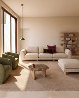 Fußablage Vera in Beige mit Beinen aus massivem Eschenholz mit natürlichem Finish, 80 x 80 cm, FSC Mix Credit von Kave Home – Bild 2