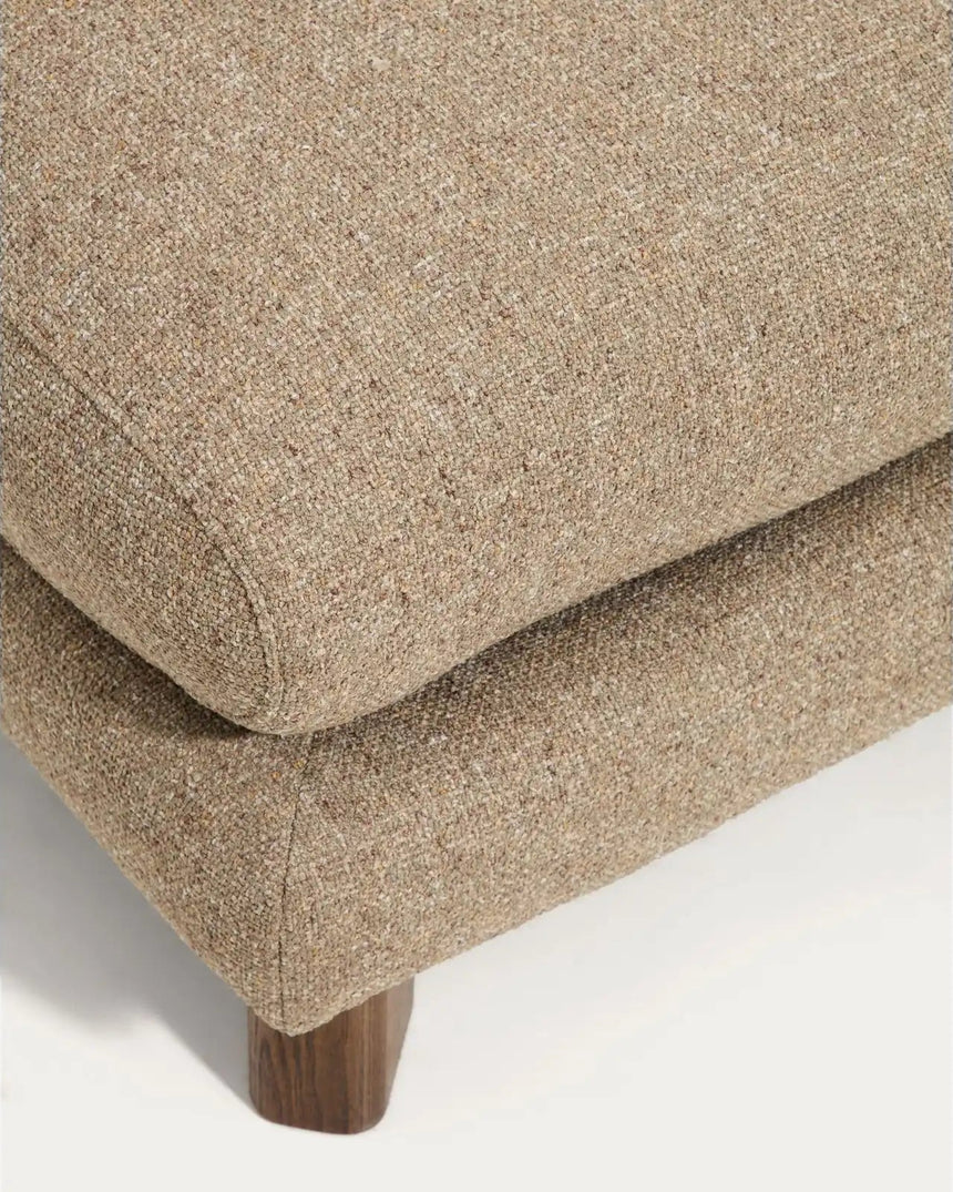 Fußablage Vera mit Beinen aus massivem Eschenholz mit Nussbaum-Finish, 80 x 80 cm, FSC Mix Credit von Kave Home – Bild 5
