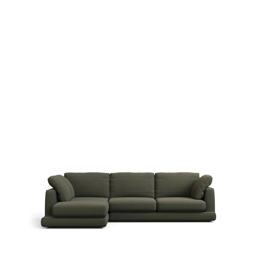 Gala 4-Sitzer-Sofa mit Chaiselongue links aus dunkelgrüner Chenille FSC Mix Credit 300 cm von Kave Home – Bild 1