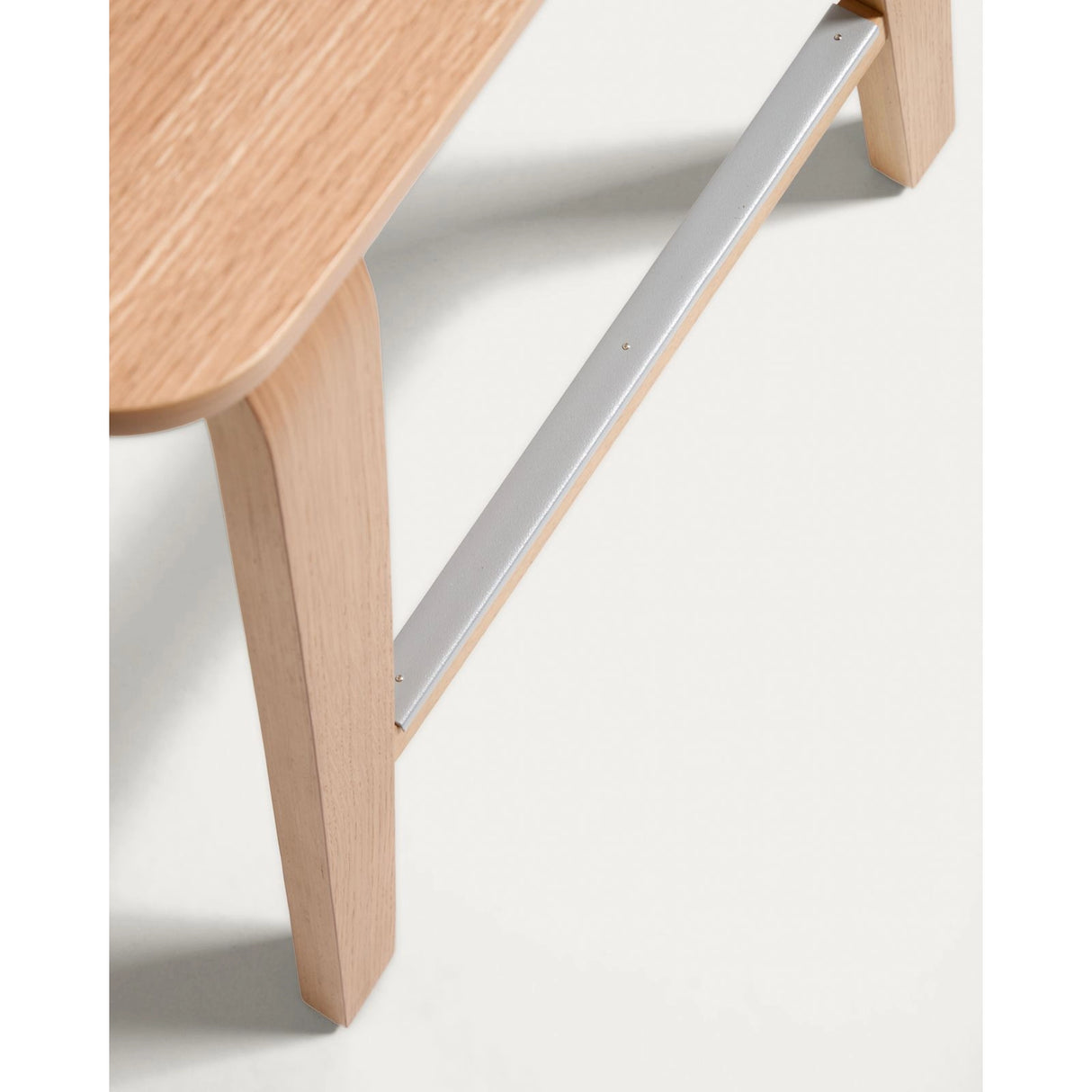 Gena-Hocker aus Eichenfurnier 65cm von Kave Home – Bild 9