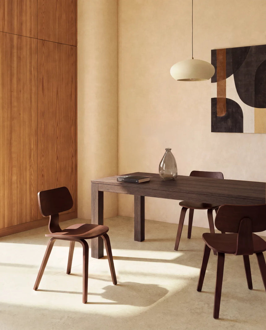 Gena-Stuhl aus Eichenfurnier mit grünem oder bordeauxrotem Finish von Kave Home – Bild 2