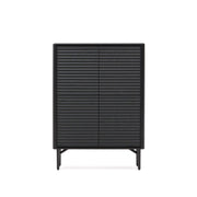 Highboard Lenon 4 Türen Massivholz und Eichenfurnier schwarz 104,5x144 cm FSC Mix Kredit von Kave Home – Bild 1