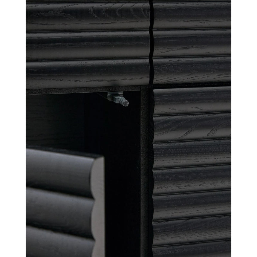 Highboard Lenon 4 Türen Massivholz und Eichenfurnier schwarz 104,5x144 cm FSC Mix Kredit von Kave Home – Bild 13