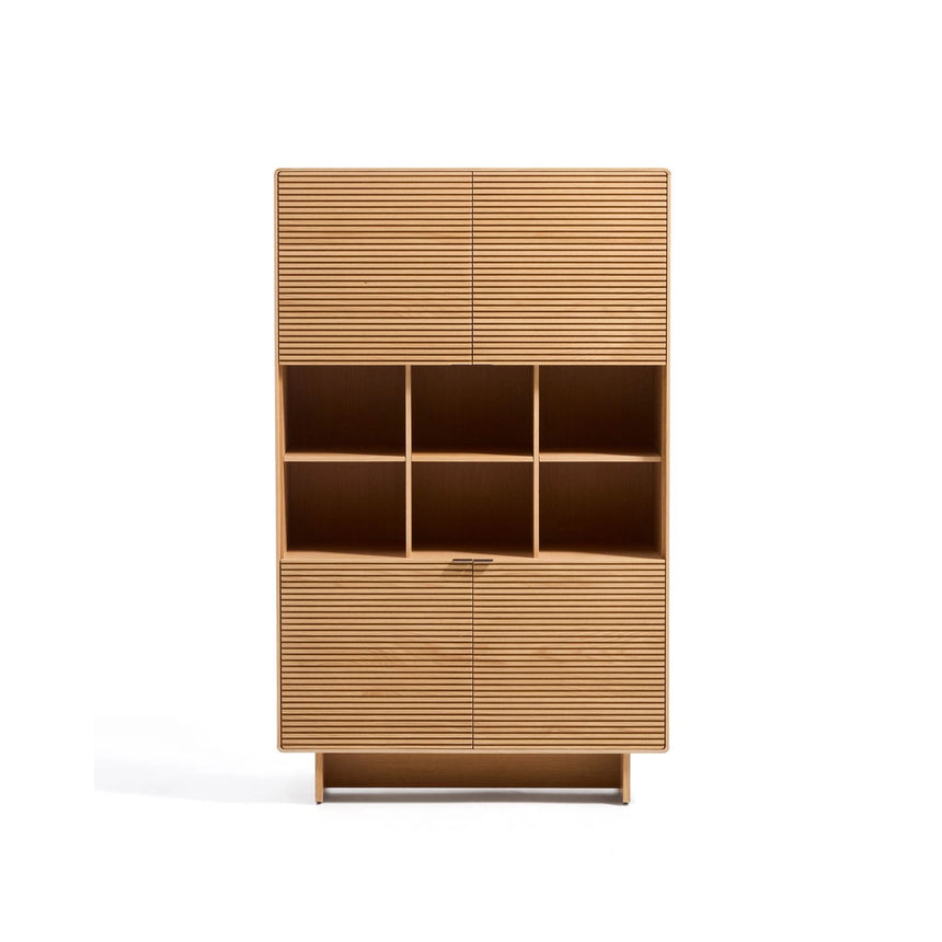 Highboard Norlen mit 4 Türen in Eichenfurnier mit naturfarbenem Finish FSC Mix Credit 100 x 163 cm von Kave Home – Bild 1