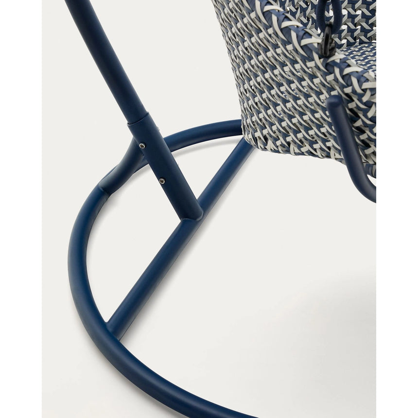 Hängesessel mit Fuß Saliga aus Aluminium und blauem synthetischen Rattan von Kave Home – Bild 11