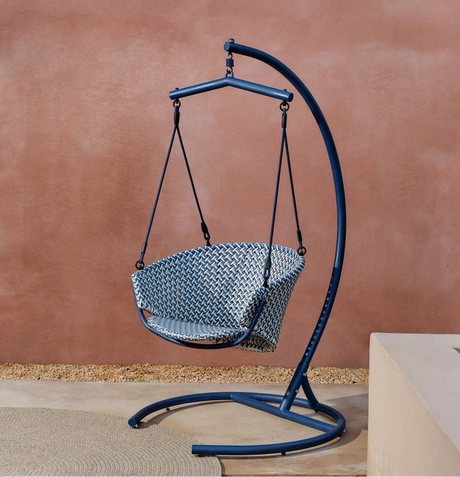Hängesessel mit Fuß Saliga aus Aluminium und blauem synthetischen Rattan von Kave Home – Bild 2
