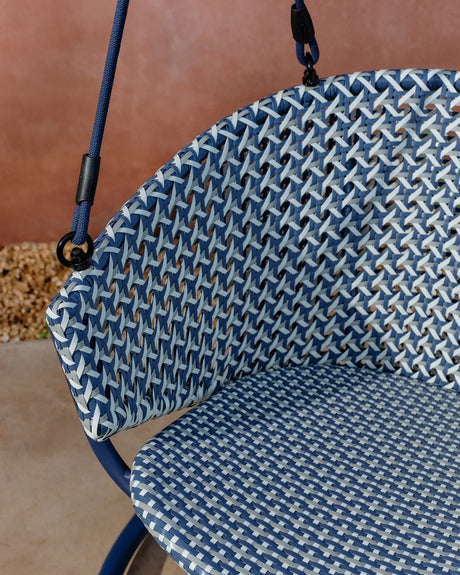 Hängesessel mit Fuß Saliga aus Aluminium und blauem synthetischen Rattan von Kave Home – Bild 3