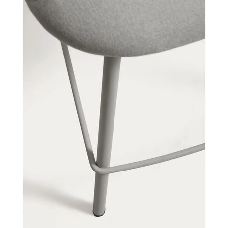 Hocker Bonali mit grauer Chenille und Beinen aus grauem Metall, FSC Mix Credit, 65 cm von Kave Home – Bild 11