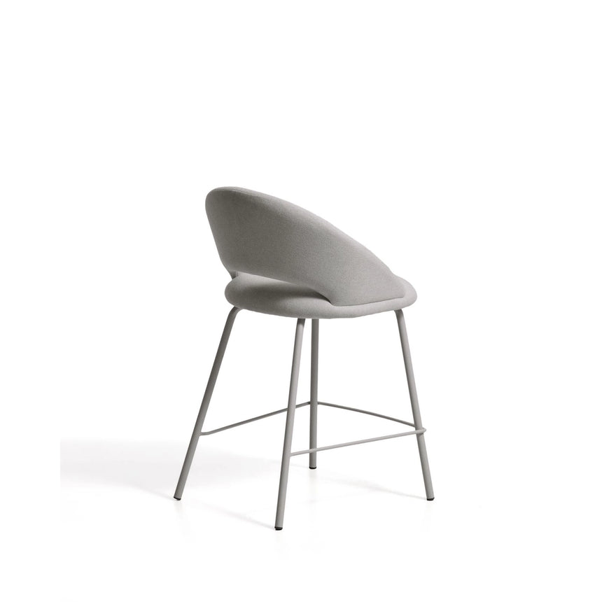 Hocker Bonali mit grauer Chenille und Beinen aus grauem Metall, FSC Mix Credit, 65 cm von Kave Home – Bild 5