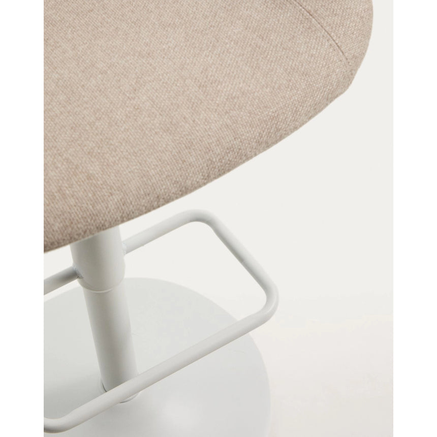 Hocker Danua mit beiger Chenille und mattweißem Stahl, 68–89 cm, FSC 100 % von Kave Home – Bild 8