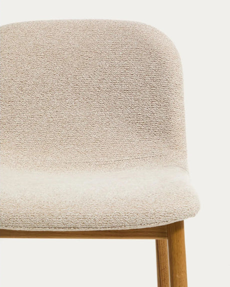 Hocker Elnor aus Chenille und Beinen aus massivem Eichenholz mit Finish, 65 cm von Kave Home – Bild 7