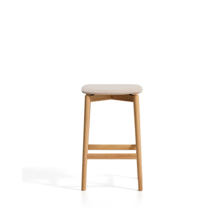 Hocker Evera aus Eichenfurnier mit naturfarbenem Finish und beiger Chenille, 65 cm von Kave Home – Bild 5
