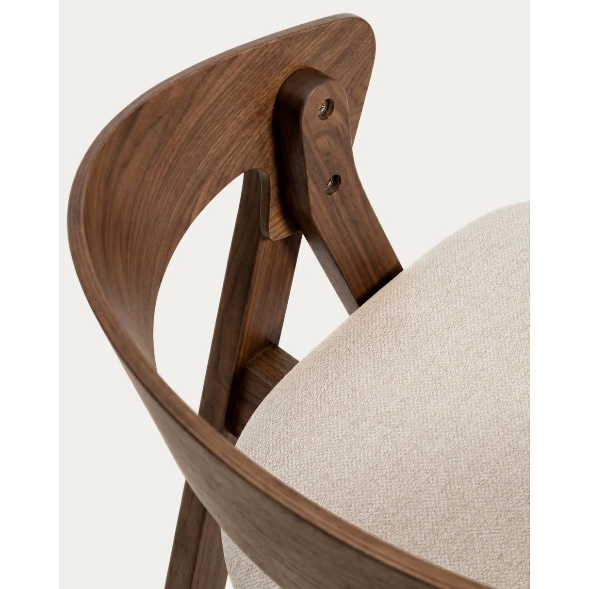 Hocker Godia aus Eichenfurnier mit Nussbaumfinish oder naturfarben und beiger Chenille von Kave Home – Bild 8