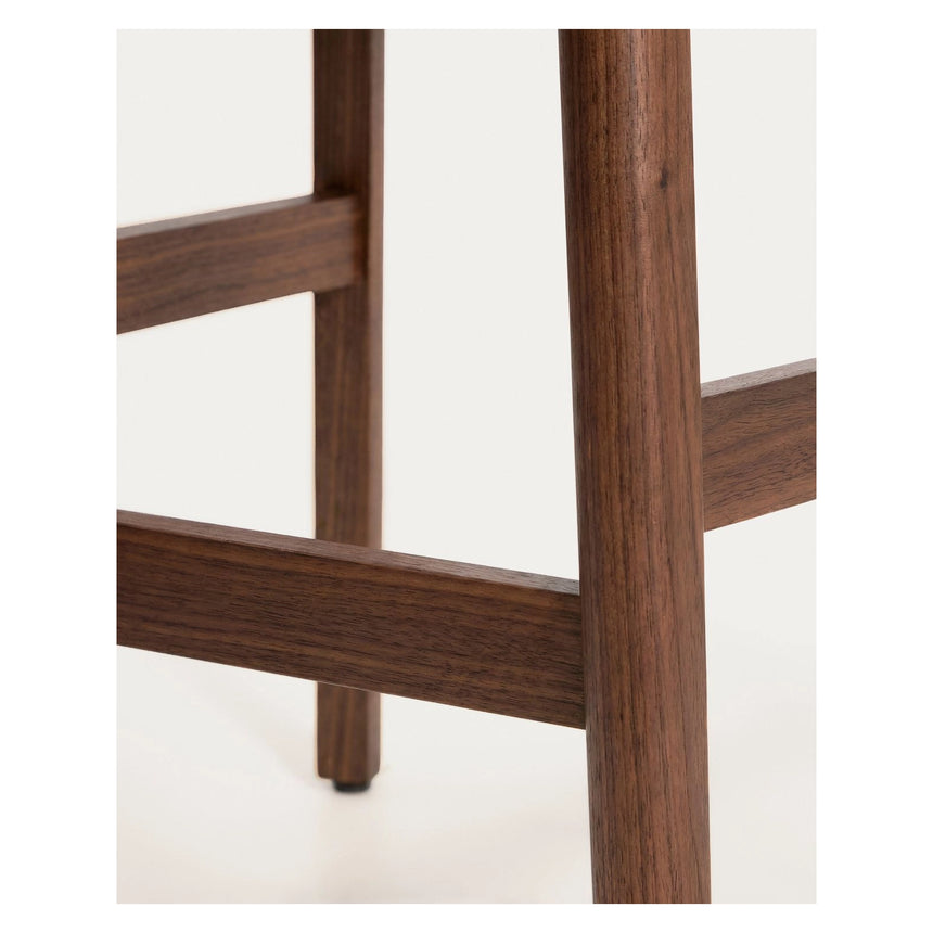 Hocker Ludara aus Eichenfurnier mit Nussbaumfinish oder Naturfinish, 65 cm von Kave Home – Bild 11