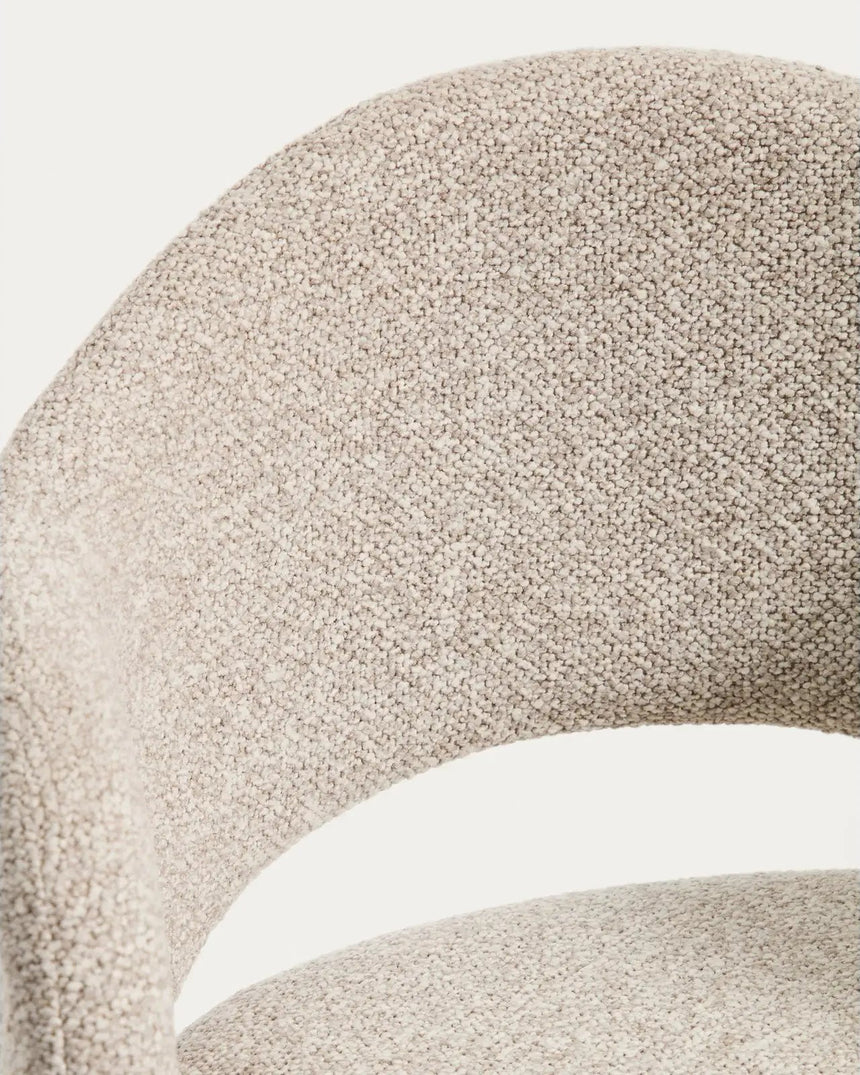 Hocker Maina aus dicker beigefarbener Chenille und Stahlbeinen mit schwarzer Beschichtung FSC Mix Credit 65 cm von Kave Home – Bild 9