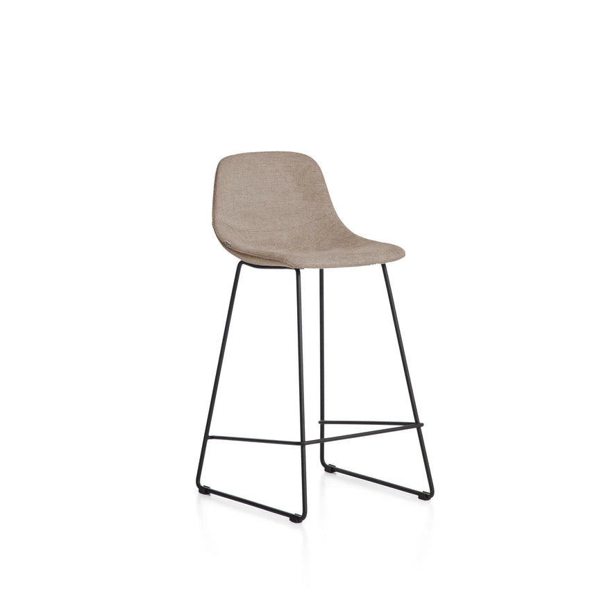 Hocker Zahara mit Chenille und Stahlbeinen mit schwarzem Finish, 76 cm, FSC 100 % von Kave Home – Bild 1