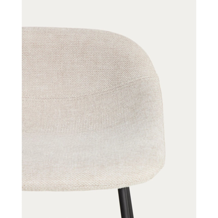 Hocker Zahara mit beiger Chenille und Stahlbeinen mit schwarzem Finish, 65 cm, FSC 100 % von Kave Home – Bild 6