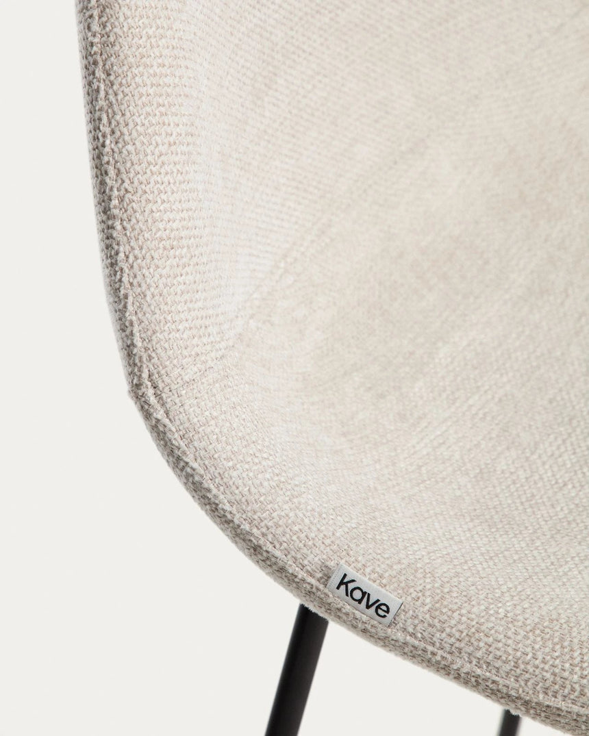 Hocker Zahara mit beiger Chenille und Stahlbeinen mit schwarzem Finish, 65 cm, FSC 100 % von Kave Home – Bild 8