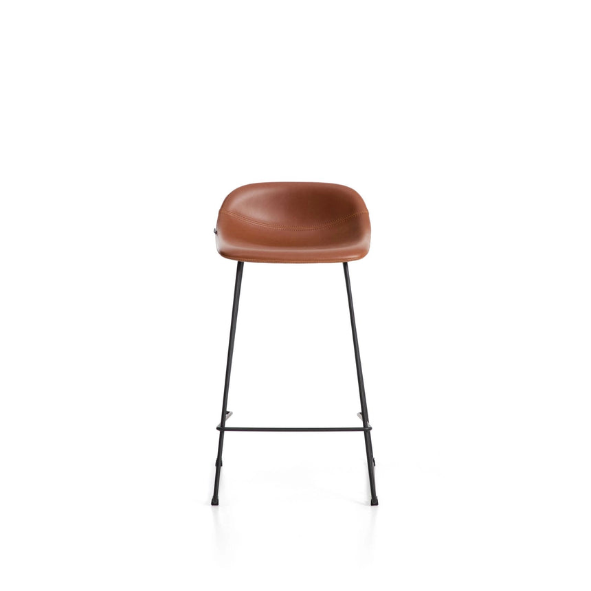 Hocker Zahara mit braunem Polyurethan und Stahlbeinen mit schwarzem Finish, 76 cm, FSC 100 % von Kave Home – Bild 5
