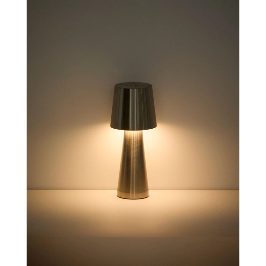 Kleine Tischlampe Arenys aus Metall mit silbern glänzendem Finish von Kave Home – Bild 5