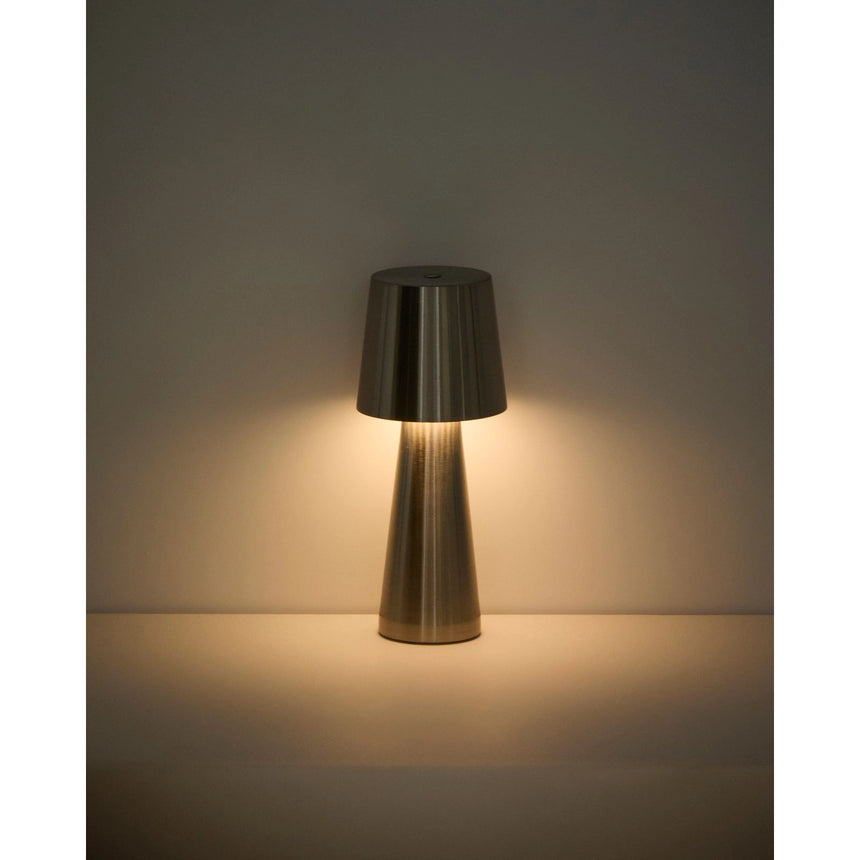 Kleine Tischlampe Arenys aus Metall mit silbern glänzendem Finish von Kave Home – Bild 6