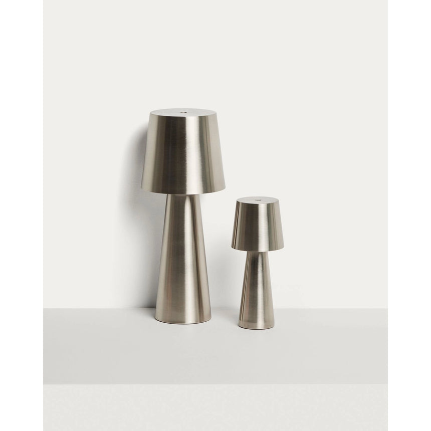 Kleine Tischlampe Arenys aus Metall mit silbern glänzendem Finish von Kave Home – Bild 8