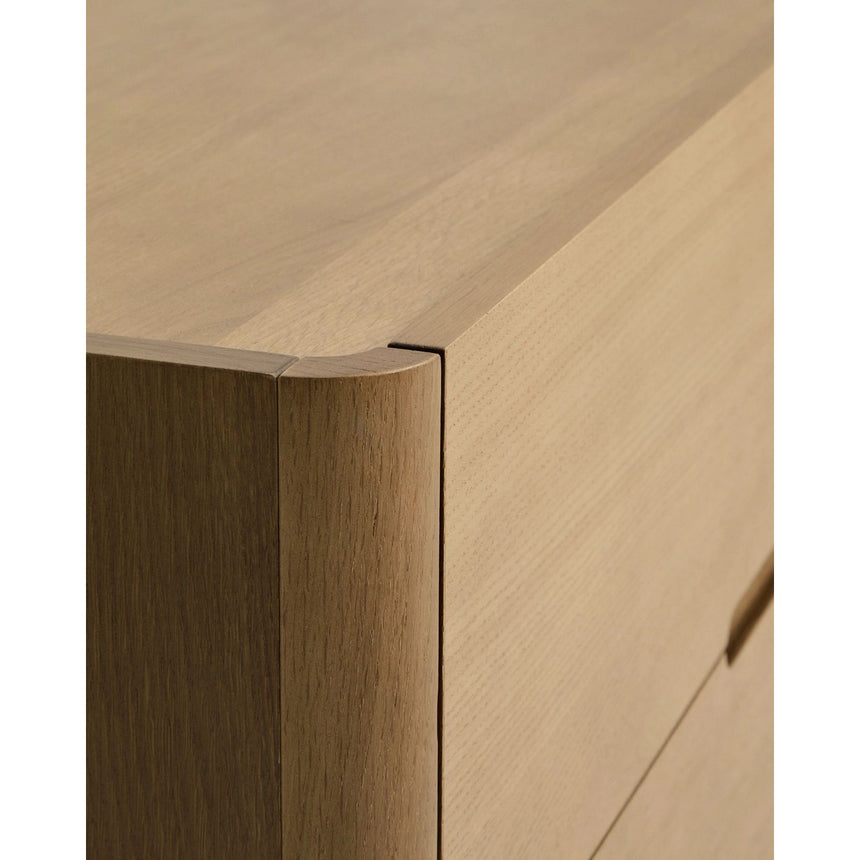 Kommode Arelida aus Furnier und massivem Eichenholz mit hellbraunem Finish 100 x 80 cm FSC Mix Credit von Kave Home – Bild 6