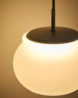 LED-Deckenleuchte Leruna aus satiniertem Glas und Metall mit verzinktem Finish, Ø 20 cm von Kave Home – Bild 3
