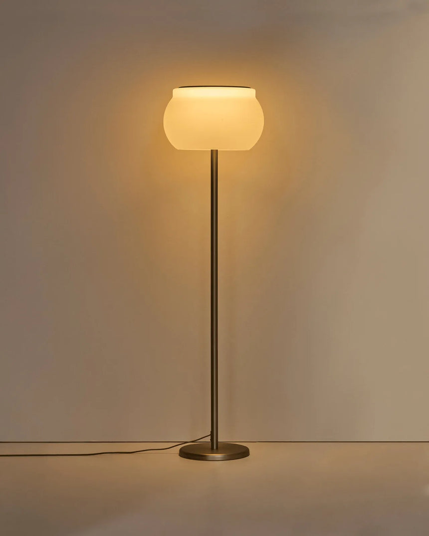 LED-Stehlampe Leruna aus satiniertem Glas und Metall mit verzinktem Finish von Kave Home – Bild 3