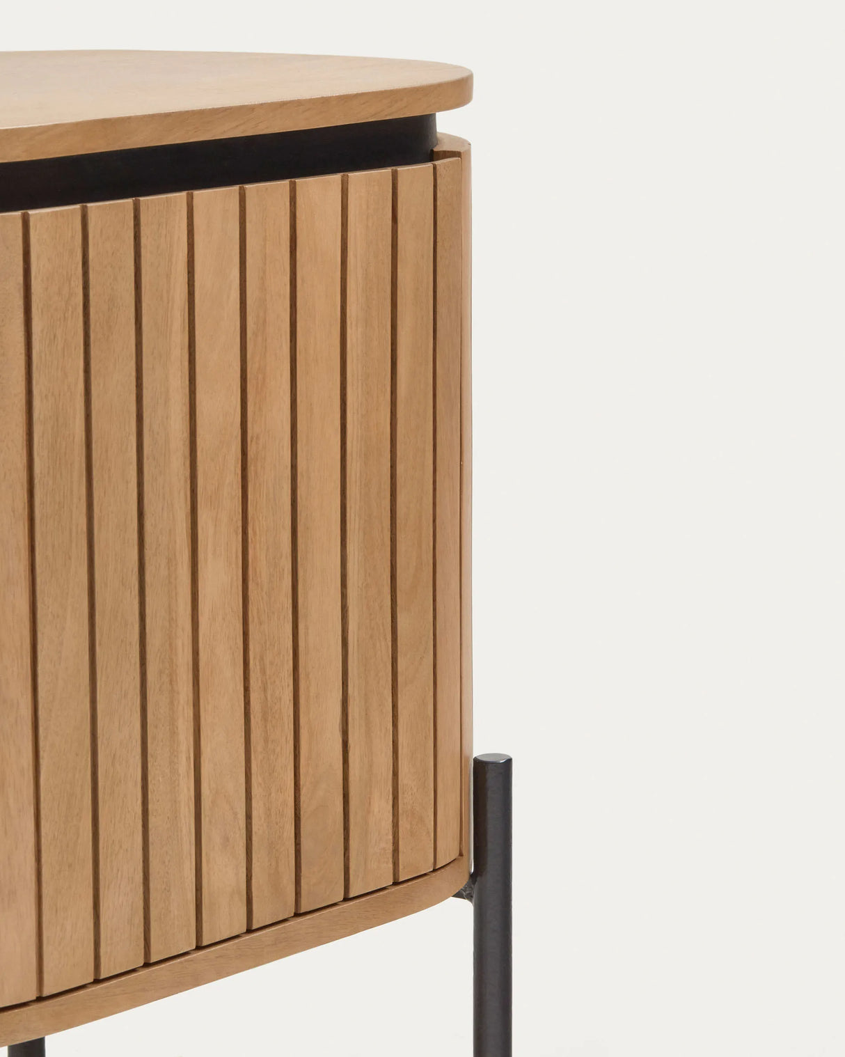 Licia Nachttisch 1 Tür aus massivem Mangoholz und schwarz lackiertem Metall 55 x 55 cm von Kave Home – Produktbild 1