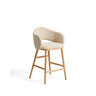 Maina Hocker aus beigem dickem Chenille mit Beinen aus massivem Eschenholz in Naturton, FSC Mix Credit 65 cm von Kave Home – Bild 1