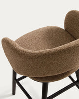 Maina Hocker aus braunem dickem Chenille und Beinen aus massivem Eschenholz mit Finish in Ebenholzoptik FSC Mix Credit 65 cm von Kave Home – Bild 9