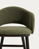 Maina Hocker aus grünem dickem Chenille mit Beinen aus massivem Eschenholz in Ebenholzoptik, FSC Mix Credit 65 cm von Kave Home – Bild 7