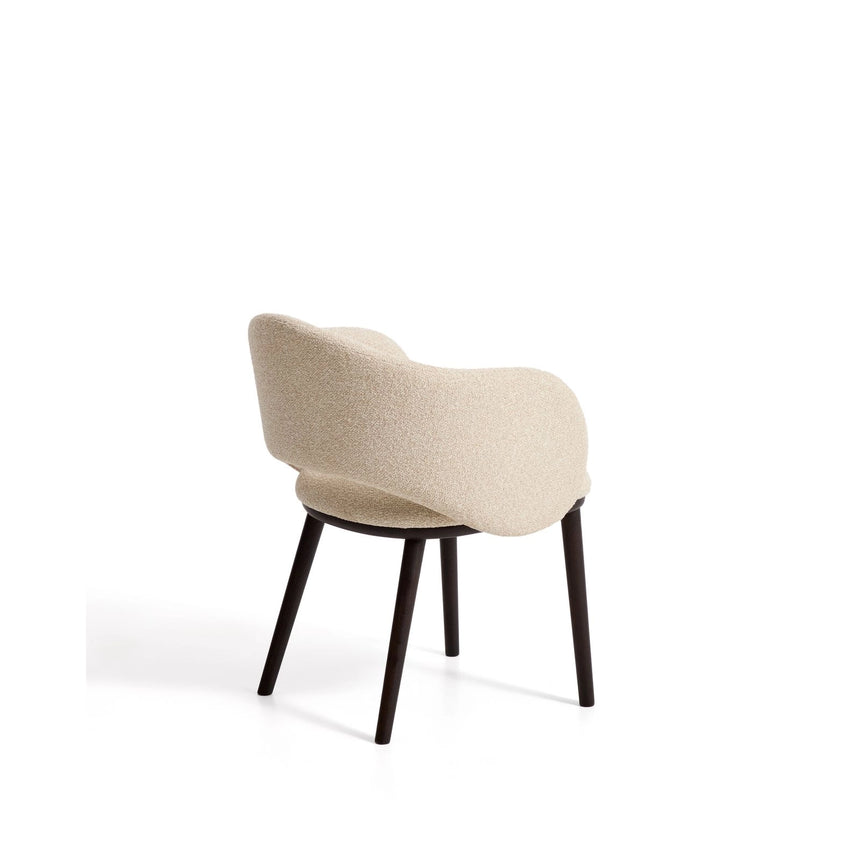 Maina Stuhl aus beigem dickem Chenille mit Beinen aus massivem Eschenholz in Ebenholzoptik, FSC Mix Credit von Kave Home – Bild 4