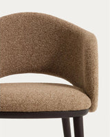 Maina Stuhl aus braunem dickem Chenille mit Beinen aus massivem Eschenholz in Ebenholzoptik, FSC Mix Credit von Kave Home – Bild 7
