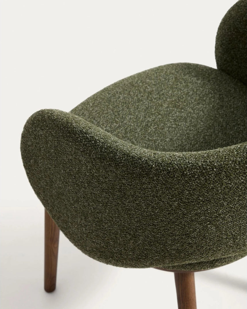 Maina Stuhl aus dickem Chenille mit Beinen aus massivem Eschenholz, FSC Mix Credit von Kave Home – Bild 9