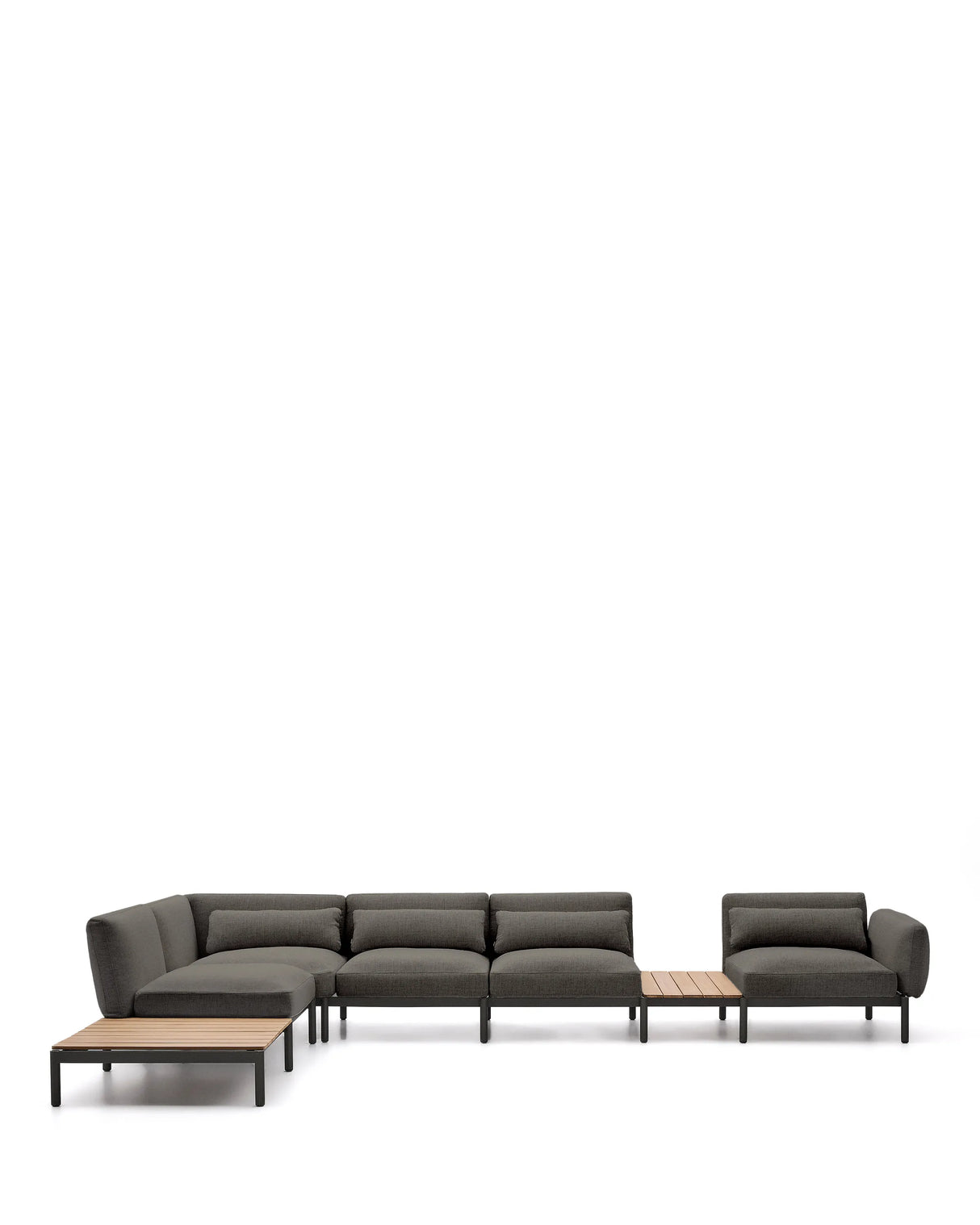 Modulares Outdoor-Ecksofa Sorells mit 5 Sitzplätzen mit grauer Polsterung und grauem Aluminium, mit Tischen aus Teakholz, 277 x 446 cm, FSC 100 %   von Kave Home – Produktbild 10