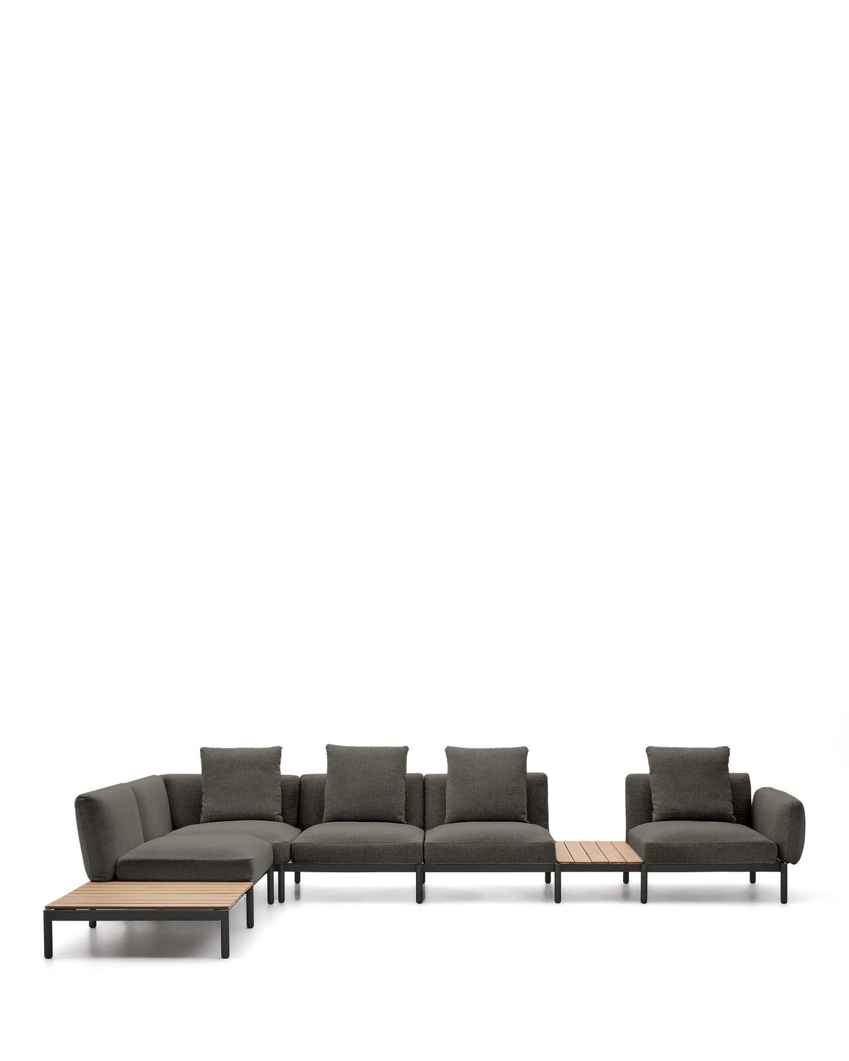 Modulares Outdoor-Ecksofa Sorells mit 5 Sitzplätzen mit grauer Polsterung und grauem Aluminium, mit Tischen aus Teakholz, 277 x 446 cm, FSC 100 %   von Kave Home – Produktbild 12