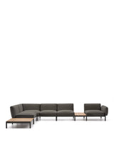 Modulares Outdoor-Ecksofa Sorells mit 5 Sitzplätzen mit grauer Polsterung und grauem Aluminium, mit Tischen aus Teakholz, 277 x 446 cm, FSC 100 %   von Kave Home – Produktbild 8